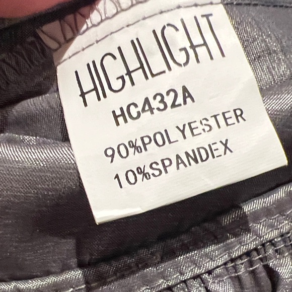 Chic Women's Silver Cape Jacket - Picture 5 of 6